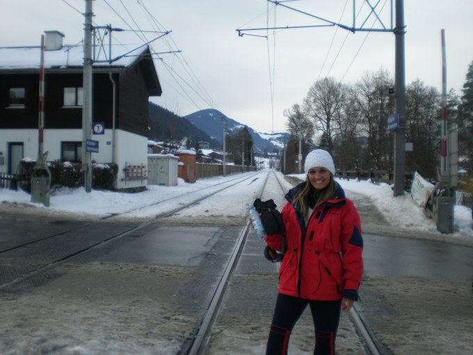 Kitzbuhel Hahnenkammbahn Train Station - 5h até Viena
